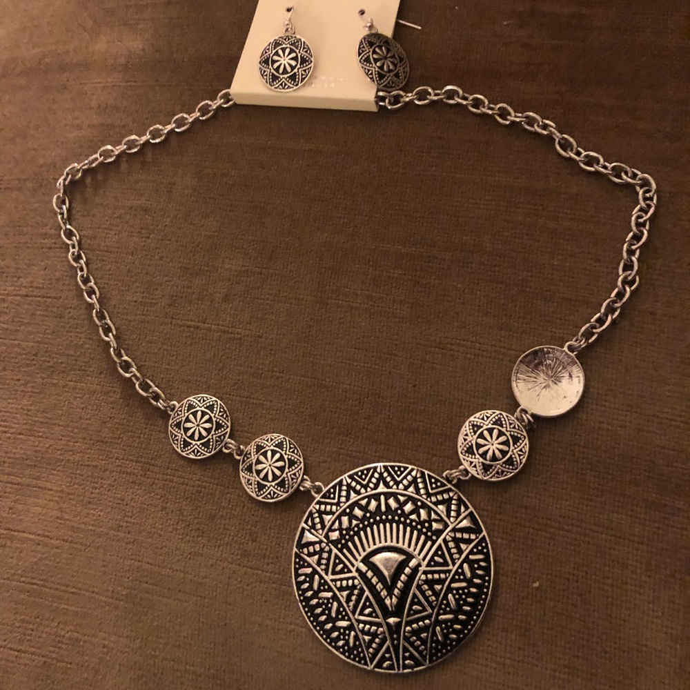4-sale Ivy Contemporary Design Costume Necklace & Earrings-510 $25 or $20w/offer